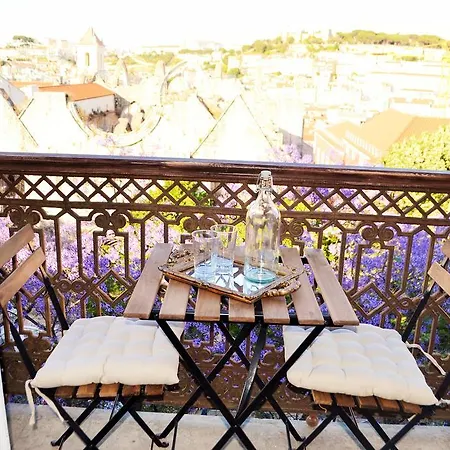 Feeling Chiado 15 4* Лиссабон