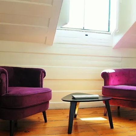 Feeling Chiado 15 Гостевой дом Лиссабон