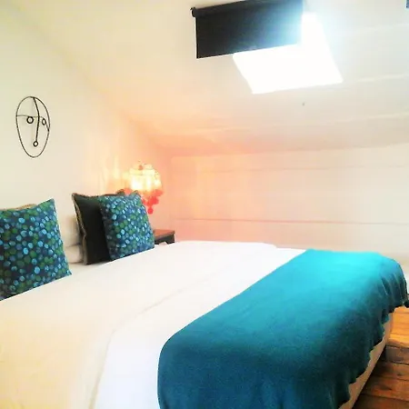 Guest house Feeling Chiado 15 2*